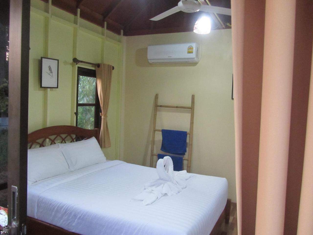 Baan Thung Home Stay Prasat Экстерьер фото