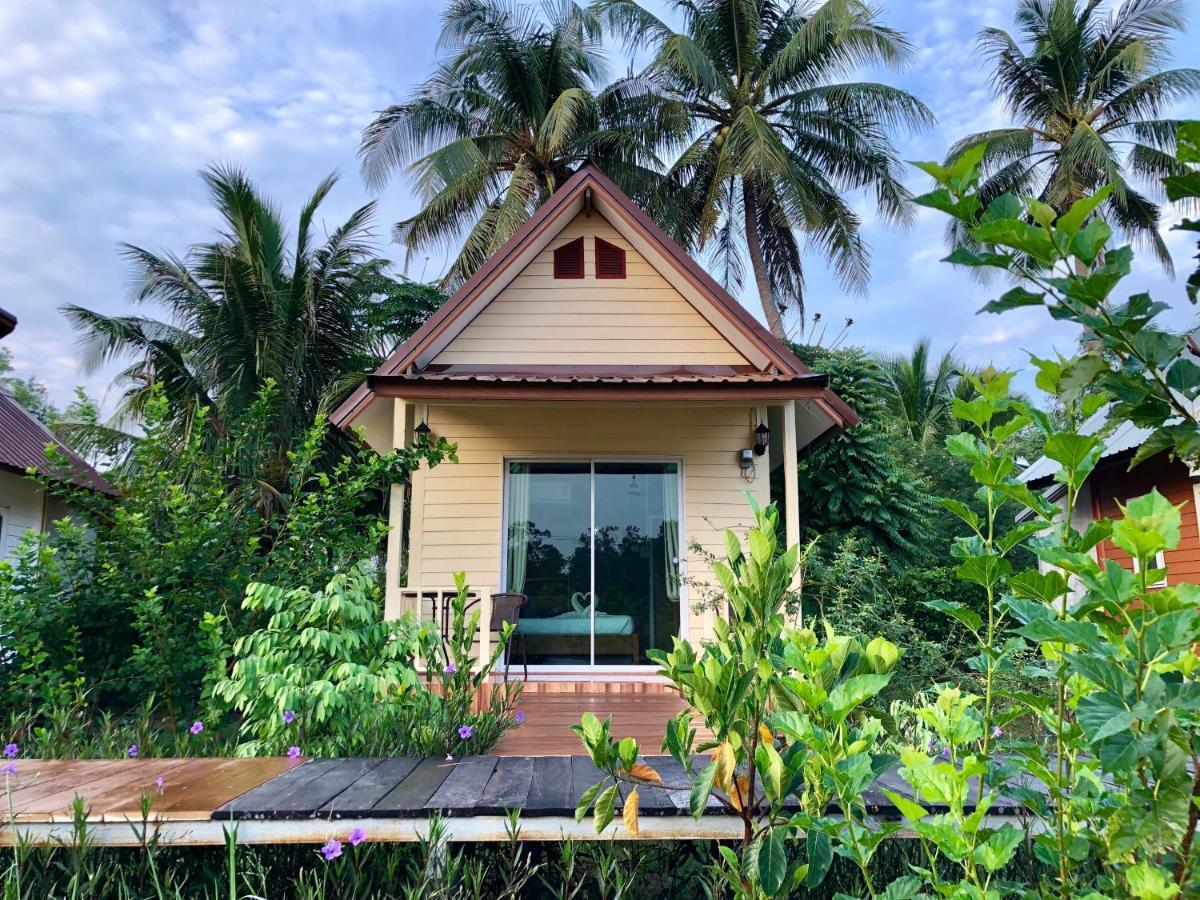 Baan Thung Home Stay Prasat Экстерьер фото